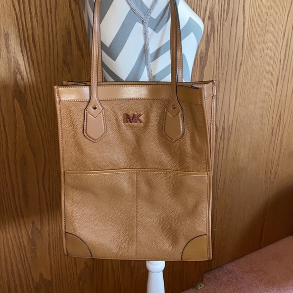 Michael Kors Tote - Picture 5 of 5